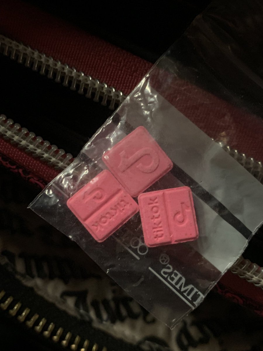Ryders5p's tweet photo. I've been to the doctor and they've given me TikTok pills https://t.co/ZM4YovZYz4