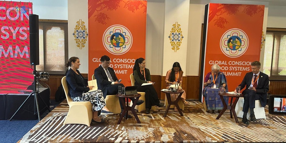 FoodSystems's tweet photo. ๐ Creating the right conditions for food systems transformation requires action across all levels.
At the #ConsciousFoodSystems Summit, a panel explored the enabling environment for conscious policy, governance and finance.
๐ฌ Perspectives spanned the global level with the UN Food Systems Coordination Hub, national experience from Mongoliaโs National Food Systems Convenor, local action in Medellรญn, Indigenous communities in Northeastern India and science with one of our Scientific Advisory Committee members.
#2026SummitBhutan #FoodSystems #PolicyCoherence