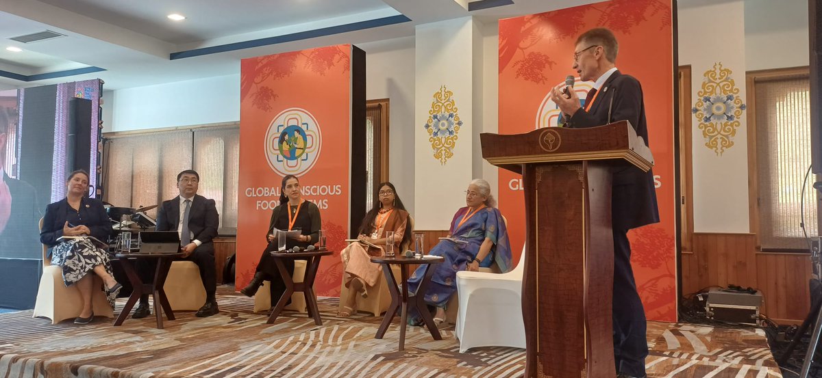 FoodSystems's tweet photo. ๐ Creating the right conditions for food systems transformation requires action across all levels.
At the #ConsciousFoodSystems Summit, a panel explored the enabling environment for conscious policy, governance and finance.
๐ฌ Perspectives spanned the global level with the UN Food Systems Coordination Hub, national experience from Mongoliaโs National Food Systems Convenor, local action in Medellรญn, Indigenous communities in Northeastern India and science with one of our Scientific Advisory Committee members.
#2026SummitBhutan #FoodSystems #PolicyCoherence