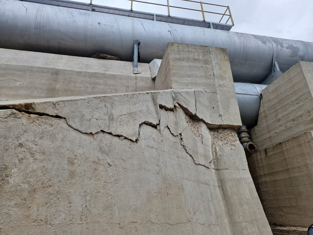 WesternCapeGov's tweet photo. Minister Anton Bredell visited the flood-damaged Krans Bridge Siphon. The Western Cape Department of Local Government will coordinate stakeholders across all spheres of government to support restoration efforts and protect water security in Lower Olifants region. #WesternCapeGov https://t.co/CmNGjzRcTV