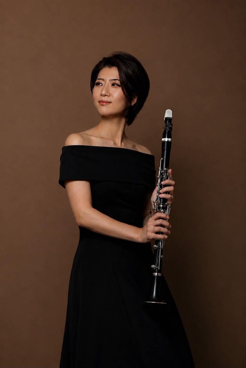 CLASSICBARMYWAY's tweet photo. クラシック生演奏の店
Classic Live Bar MYWAY
本日の演奏者
ピアノ
今井彩香さん🎵
クラリネット
吉田さや佳さん🎵
基本セット料金 7,000円ミュージックチャージ、ワンドリンク、オードブル、ナッツが含まれます。追加のドリンク、お食事は別途ご注文ください。 https://t.co/Y6WnJqQsLr