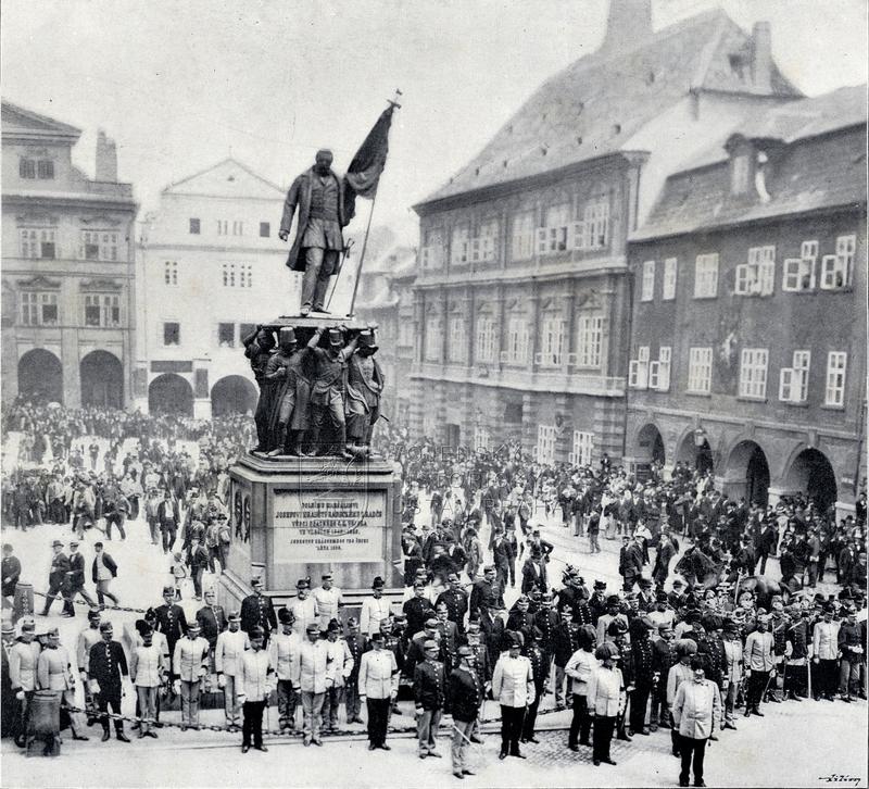 RobCJournalist's tweet photo. 500 years ago, Ferdinand I was elected King of Bohemia, beginning almost four centuries of unbroken Habsburg rule.

As Prague Castle marks the anniversary, a look back at Field Marshal Radetzky - and the decision to bring his  statue back.

👇

https://t.co/vLvRPlhRDV https://t.co/biNP286WLM