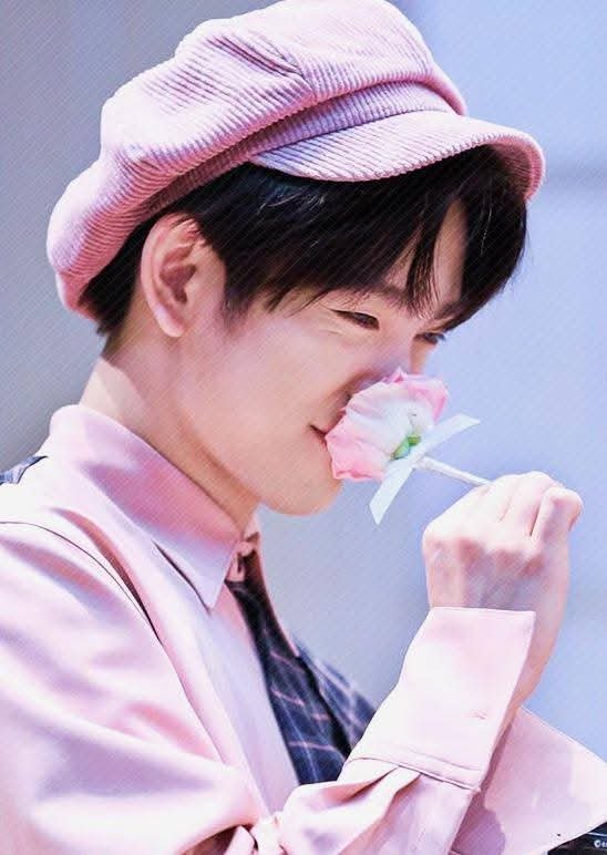 jinyoungoldpics's tweet photo. https://t.co/sdd7XukdsE