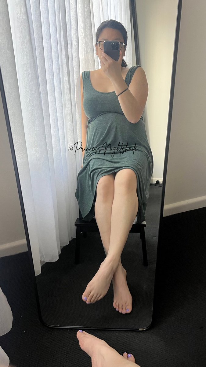 PrincessNghtshd's tweet photo. Long day, but time to relax now 😌 

Only thing missing is you beneath my feet - right where you belong. Oh, and some 💸 for a fresh pedi 🤭 https://t.co/tDvEBYQl0d