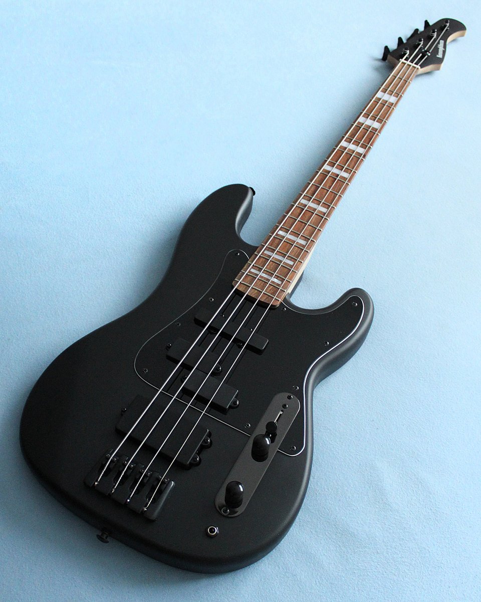 kononykheen's tweet photo. Get a closer look at the Kononykheen Breed Fifty Five bass one: of the cool but subtle features is that body is satin, but the neck is gloss. All for the tactile pleasure and ultimate playbility!
#bass #bassguitar #bassporn #bassguitar https://t.co/W28NhUCLCW