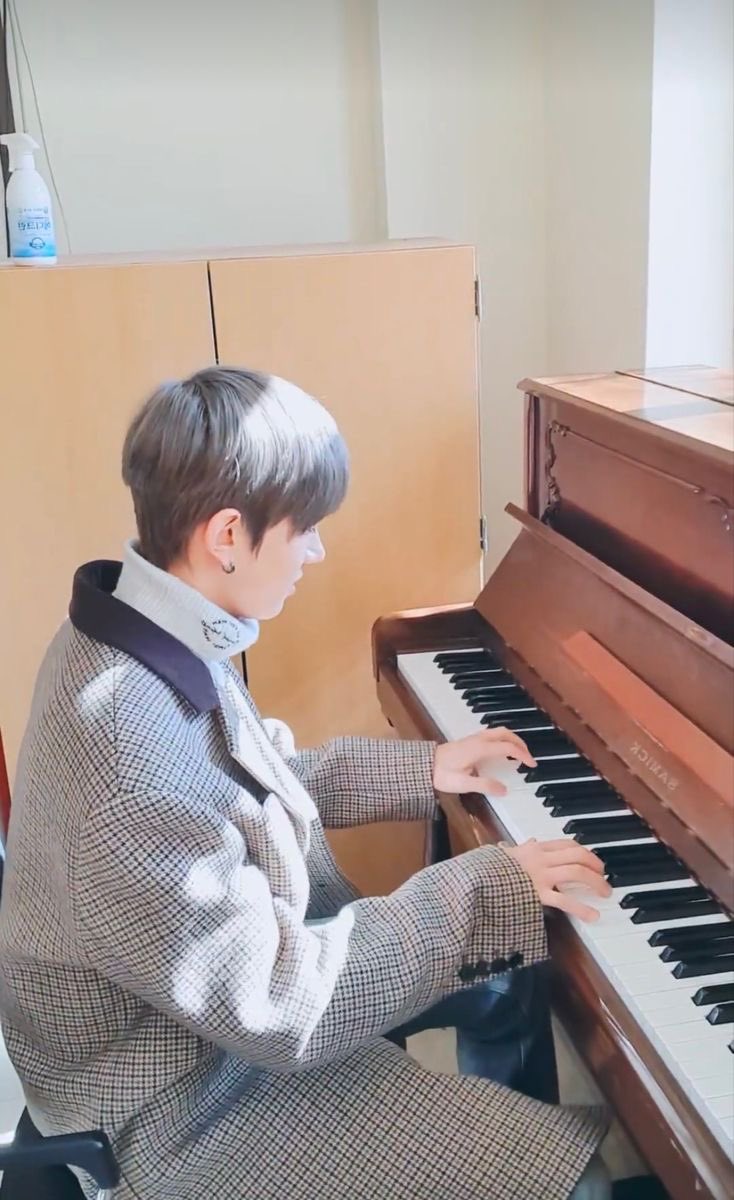 heevanly_evan's tweet photo. Pianist Evan is back 😭😭😭 https://t.co/0EsTgRfySh