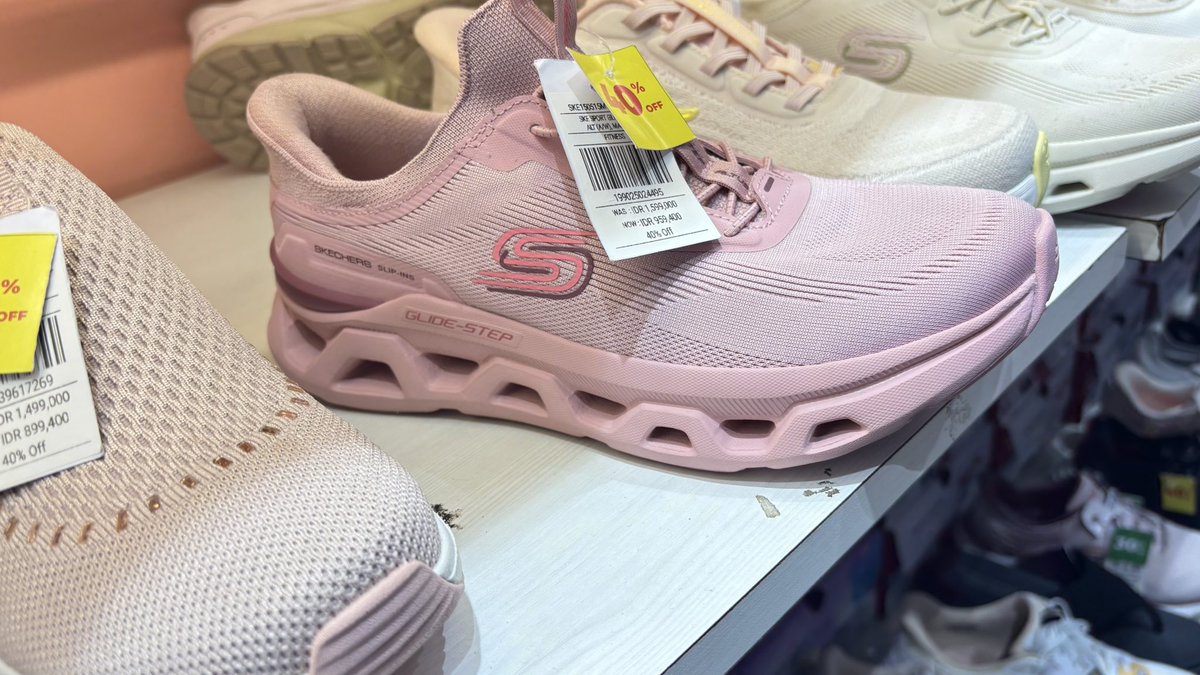 daisyday_jastip's tweet photo. 🚨 NIKE, SKECHERS, NEW BALANCE, CONVERSE UNDER 1 JUTA?! 😭🔥 Lagi ada sale besar-besaran di Sport Station! Open jastip, fee mulai 5K 🛍️
join wa grup : https://t.co/CoJaVLim6x https://t.co/6xtwMvDEbZ