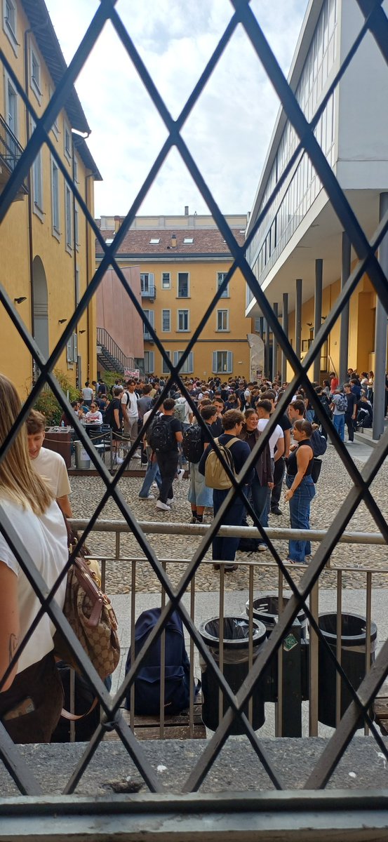 squazzoni's tweet photo. A New academic year beginning at @LaStatale! https://t.co/kLZD3ltJeZ