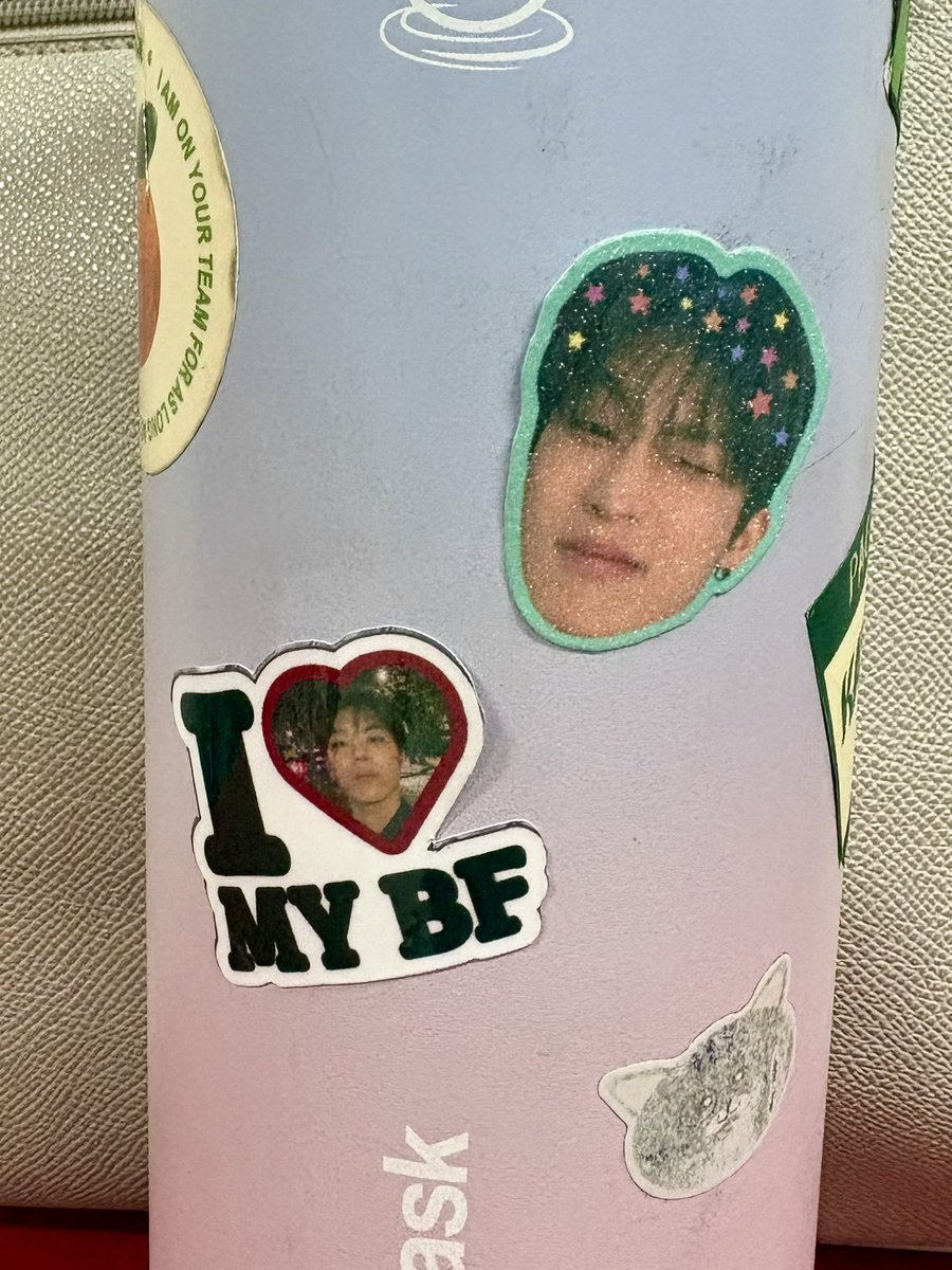 jeonggchi's tweet photo. where are my jeongwoo biased at? 🐺

cutie stickers from @alasdose51 😁😍 (rinig ko open pa daw for pre-order yung TR10 Coll) https://t.co/NVtcACktAz