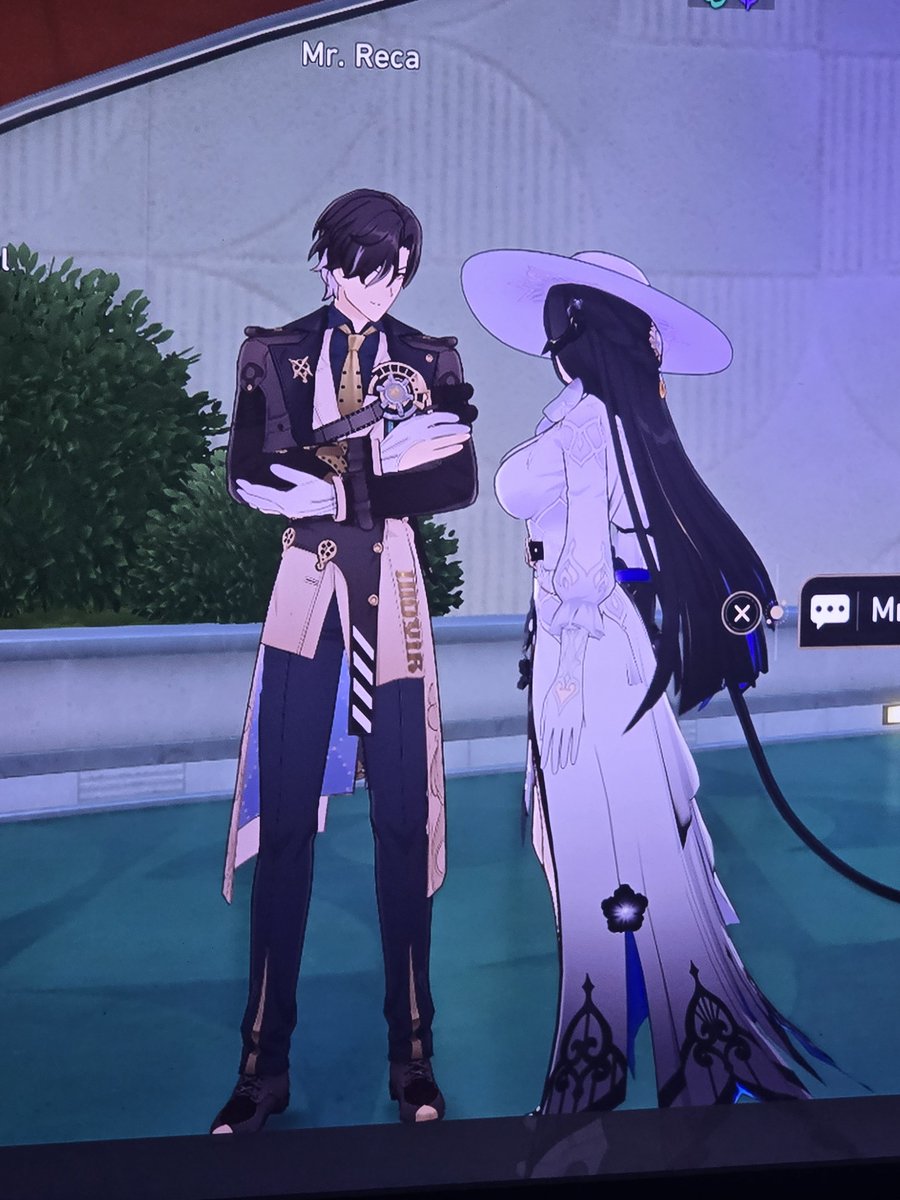 BlueCremator's tweet photo. // SHES SO SMOL NEXT TO HIM I CANT OMG. SIR WHERE ARE YOU LOOKING?! https://t.co/48w4pjeKY3