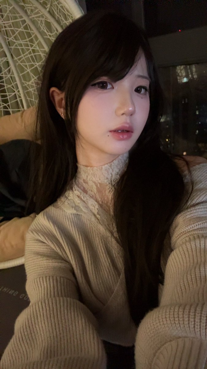 2889358764O's tweet photo. 我感觉这张有种人妻味 https://t.co/ES6sxm8Hb7