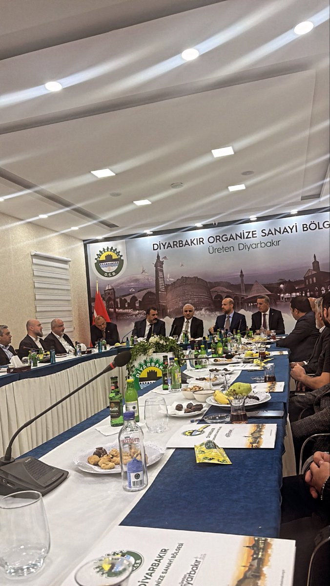 cihadyildirim's tweet photo. İlim Yayma Vakfı Mütevelli Heyeti Başkanımız Sn. @bilalerdogan_TR’ ı Diyarbakır’ımızda ağırladık. https://t.co/6VzLDus88e