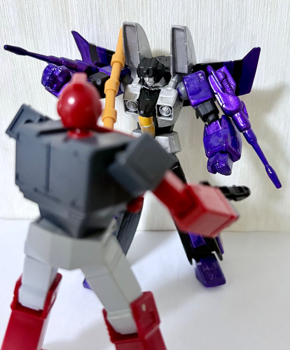 guitianjia34240's tweet photo. 指定暴力団サイバトロン(※いちおう正義の味方)若頭のアイアンハイド。
ムービーで活躍できなかった鬱憤をここで晴らすアイちゃん。

#ironhide #赤いサイバトロン
#トランスフォーマー
#skywarp #autobot https://t.co/NIx4D20xz8