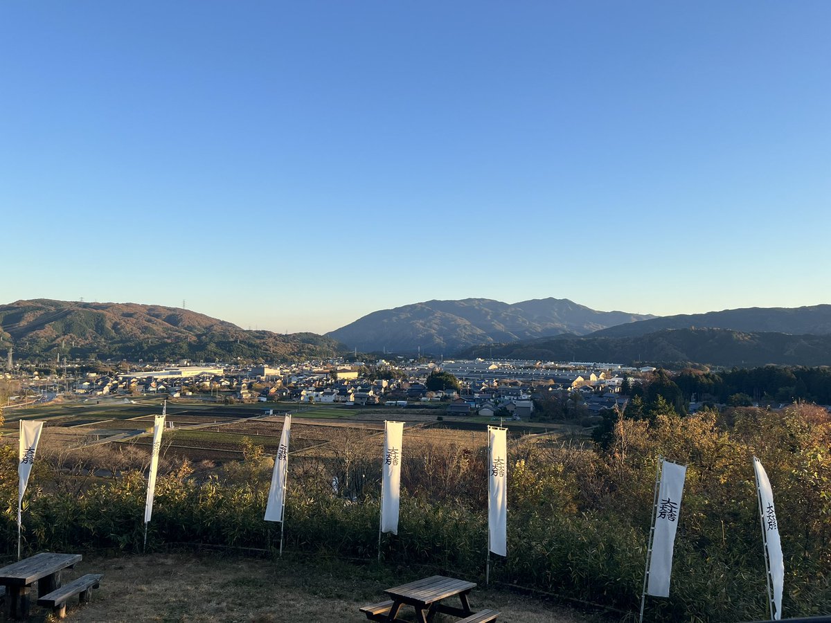 ikiteruOKgyobu's tweet photo. 今年の #関ヶ原2026 で大谷吉継に興味を持ってくれた皆、是非関ケ原や敦賀を実際に訪れてみてくれ。米原に首塚もある。
本人の墓参りが出来る存在、それが戦国武将だ。

実際にその場に赴いてみると、より鮮明に思いを馳せることが出来るようになるぞ。 https://t.co/oXvAa5J8ww