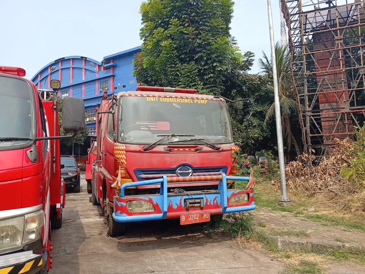 IndraAjahe778's tweet photo. Retired fire truck 

Sudmarsibel pump unit 

Hino ranger 

228 pos damkar Koja

Pump by hytranss sistem 

Body manufacture Challenger https://t.co/Y911h3cTdL