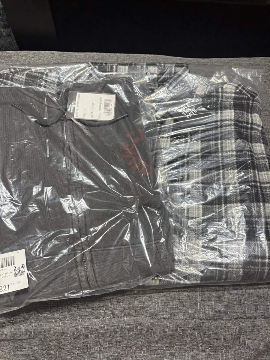 seyji14's tweet photo. ルザフェ届いたー
たくさん着たい気持ちと綺麗に保存しておきたい気持ちが行ったり来たりしてる https://t.co/2Y78dBiG7o