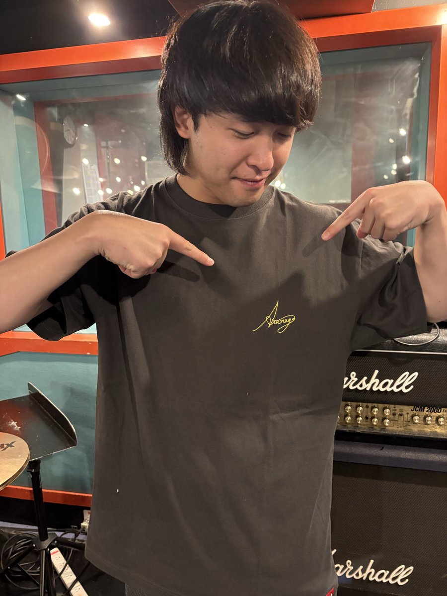 guitar0704Marcy's tweet photo. みんな！！
LIVERTINE AGEさんとのコラボアイテムの受注期間は9/15の23:59まで！

デザインは全てひとみがしてくれたんだけどさ、一つ一つに意味があってとても大切な物なんだー！
着心地もいいし何なら普段着でかなり着用率高い！それくらい良いのでこのチャンスをぜひ逃さないでね！ https://t.co/9SEhehiqAn