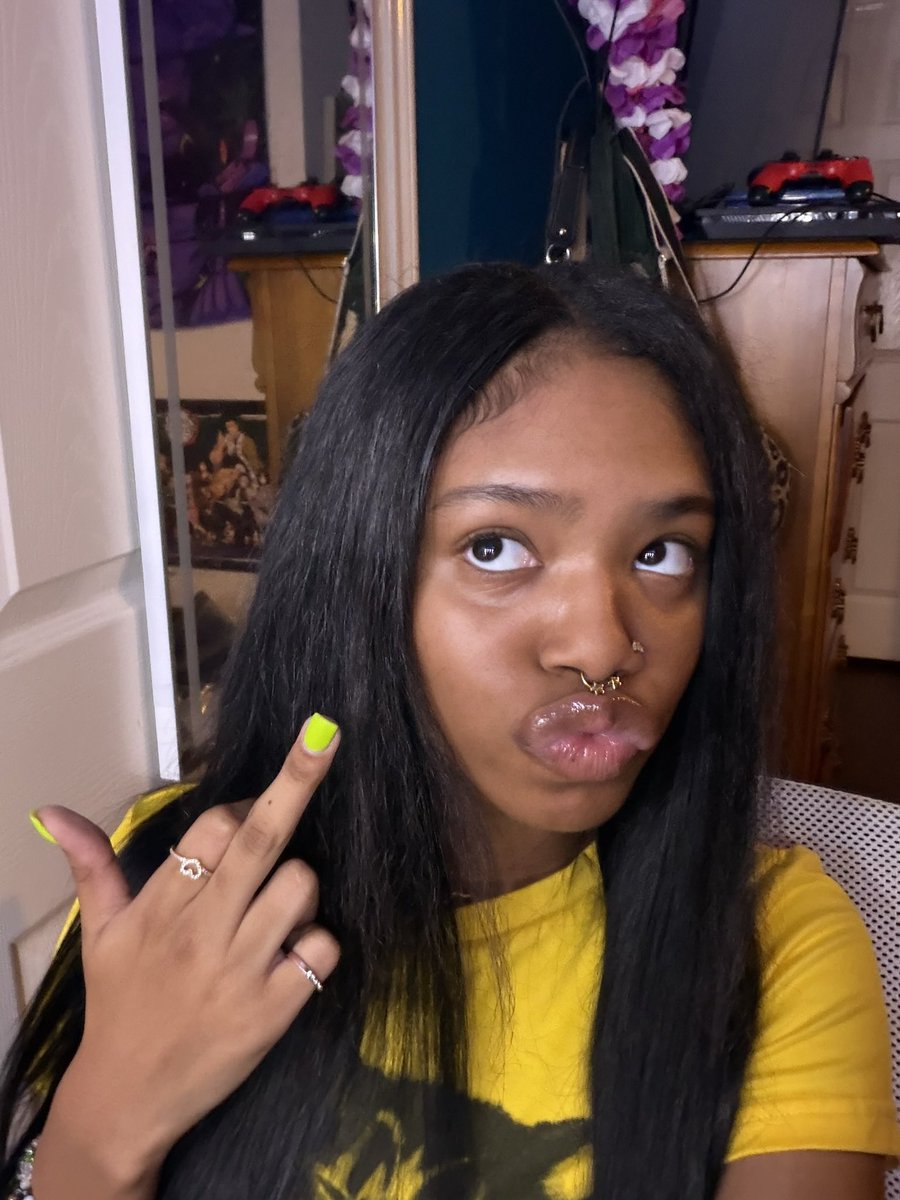 lilmisshigh's tweet photo. wait bc i love me omggg #ilovemyface https://t.co/fPO9MryUWR