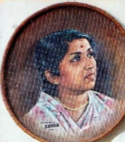 neo_el_2's tweet photo. Adventure of #ManipuriCinema:

A timeless memory from the golden pages of Manipuri cinema—the melody queen Lata Mangeshkar, beautifully portrayed by #RKCS ,on a traditional Meitei yangkok, a circular bamboo basket once used for winnowing rice chaff. https://t.co/BBqzTT6FyK