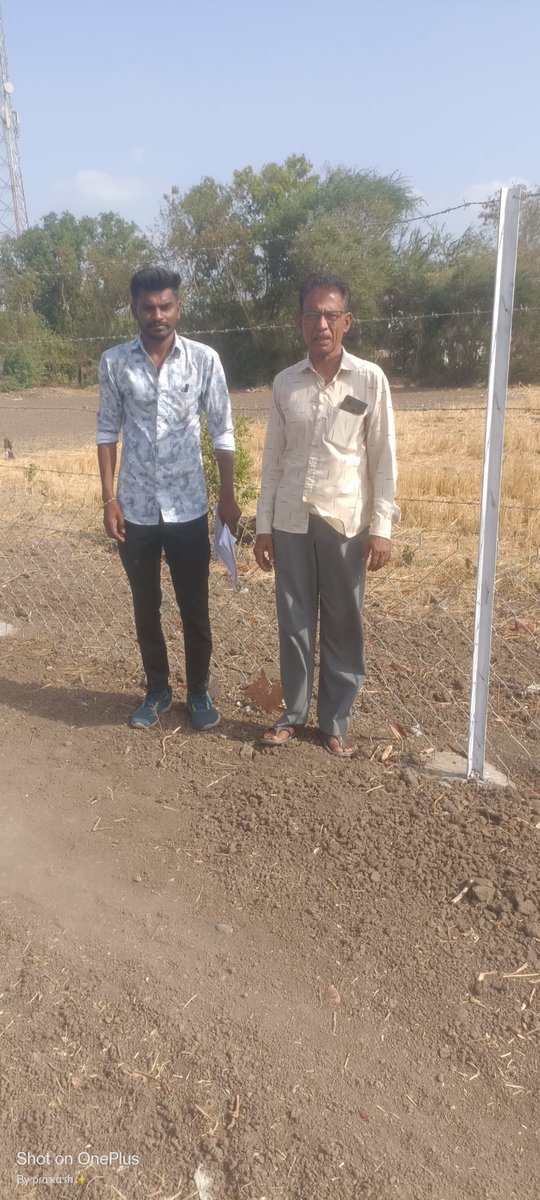 PrakashVanaliy5's tweet photo. तार फेंसिंग की स्थल पर जांच के साथ कागजात की सही जांच के लिए उचित कार्यालय की सुविधा भी उपलब्ध नहीं है।
#GramsevakNyayLadat @jitu_vaghani @irushikeshpatel https://t.co/T8CihaWvjR