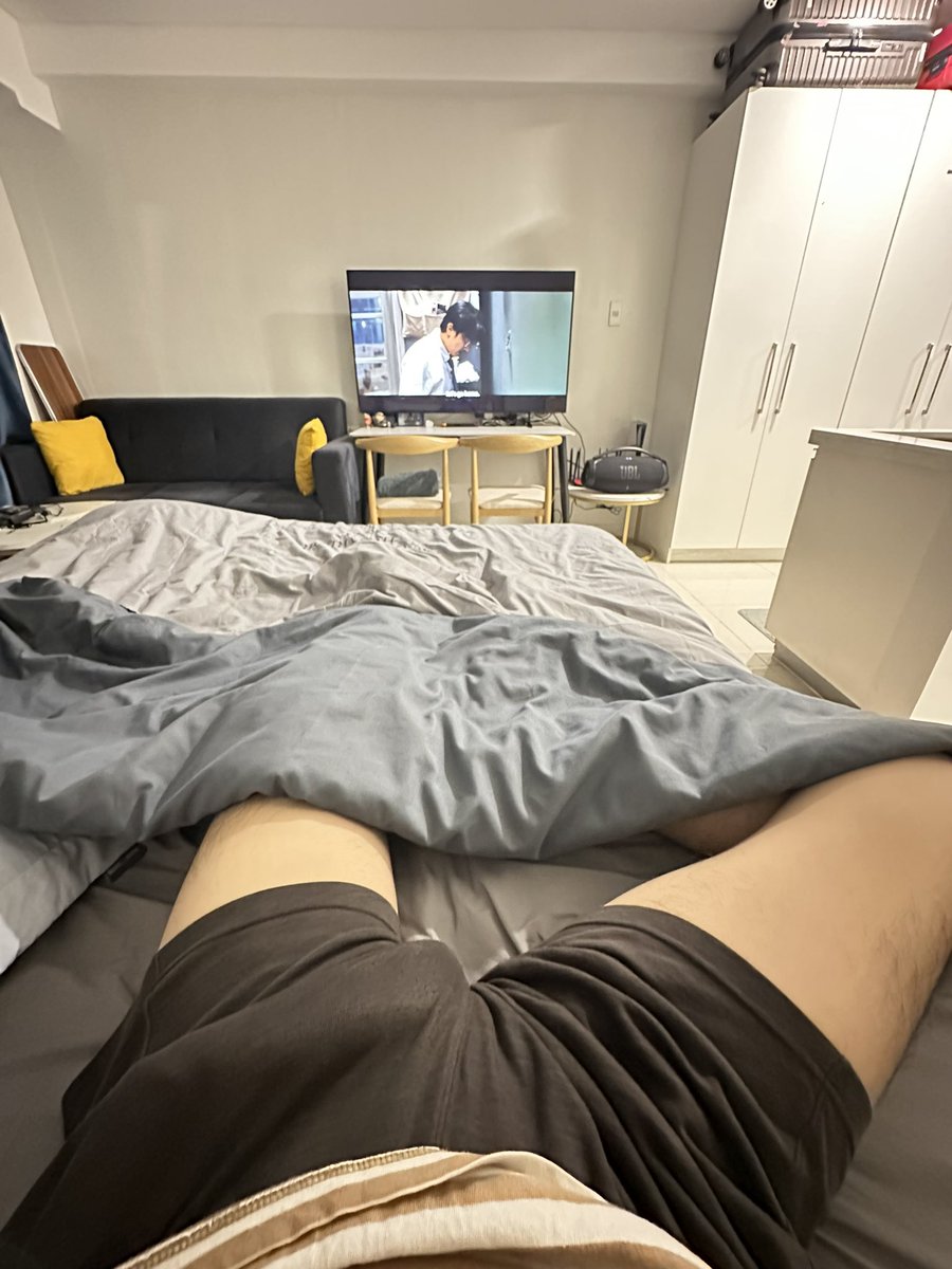 kyleyong3's tweet photo. let watch netflix together https://t.co/48gko8l0cX