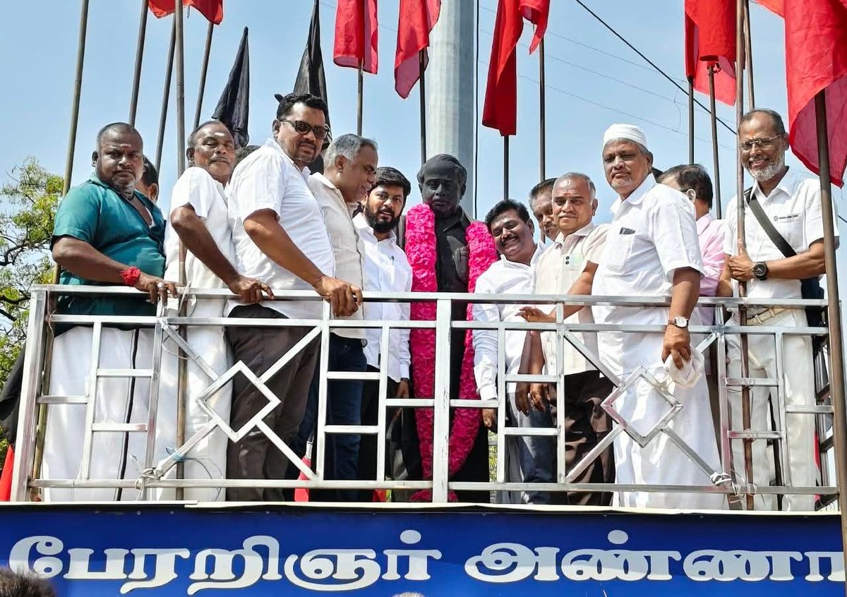 ushadevisundar's tweet photo. இன்று 15.9.26 #திண்டுக்கல்_பேரறிஞர்_பெருந்தகை_அண்ணா_ அவர்களின் #118வது பிறந்தநாள் நிகழ்வில் கலந்து கொண்டோம்.. https://t.co/7icEIyhWjE