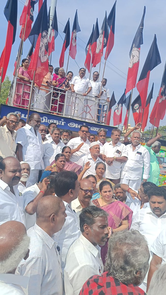 ushadevisundar's tweet photo. இன்று 15.9.26 #திண்டுக்கல்_பேரறிஞர்_பெருந்தகை_அண்ணா_ அவர்களின் #118வது பிறந்தநாள் நிகழ்வில் கலந்து கொண்டோம்.. https://t.co/7icEIyhWjE