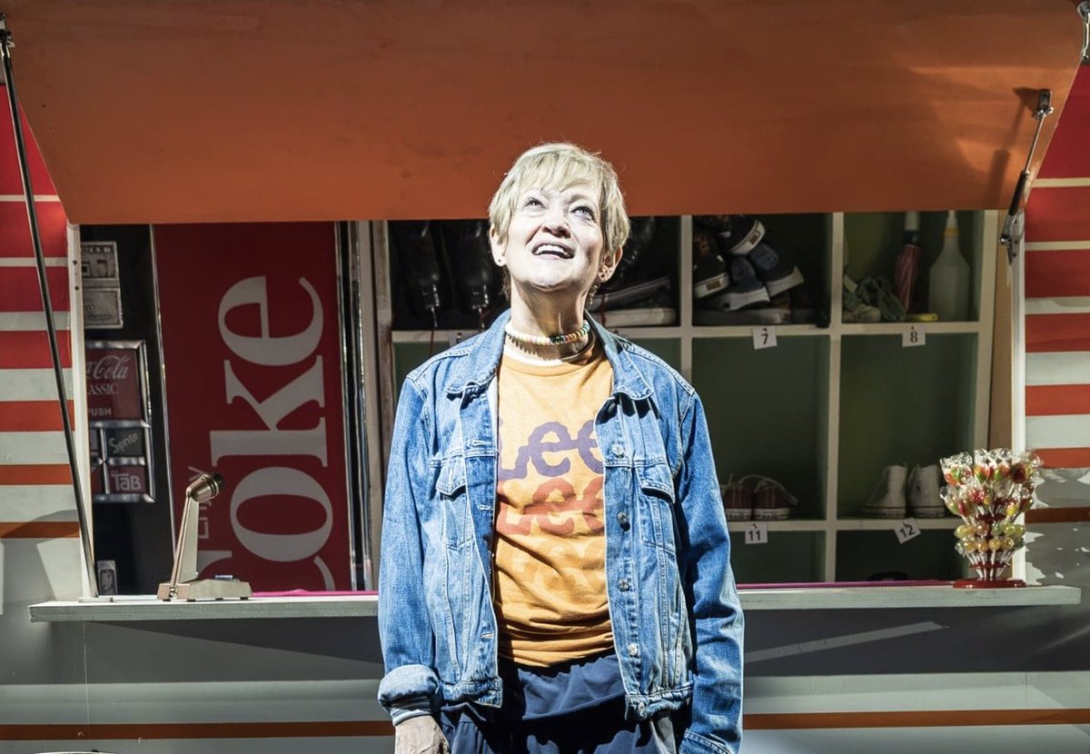 eggsbened's tweet photo. Kudos to Longhurst for his control and for inspiring the cast led by Maria Friedman with a standout turn from Alice Fearn as the couldn’t-give-a-shit aunt. Also to Soutra Gilmour whose perky design captures and perfectly locates the unique world of the show. https://t.co/p1KUfHzU3k