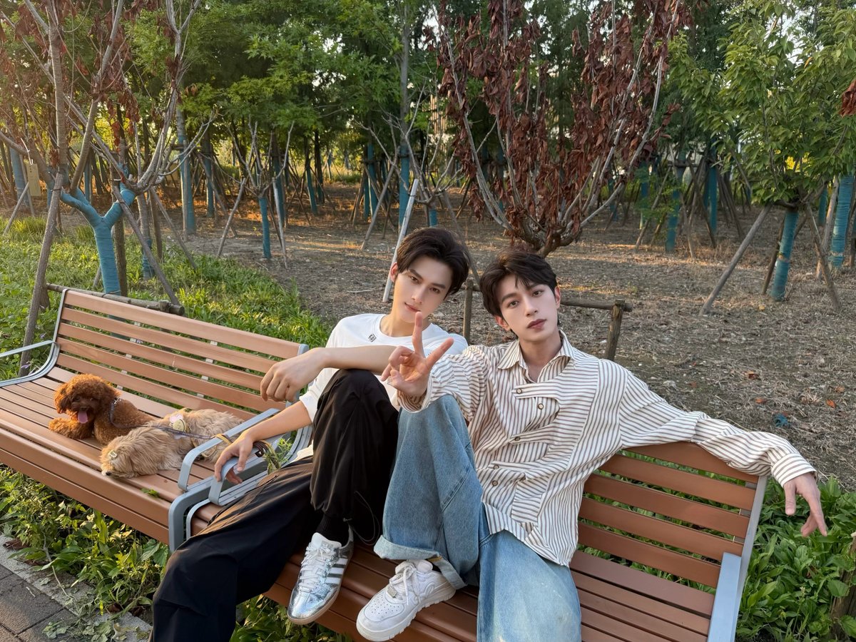 jiangli_desire4's tweet photo. Li Peien Weibo Update
The sun is a great card to play ☀️
#JiangLi https://t.co/ilBvzp7YwE