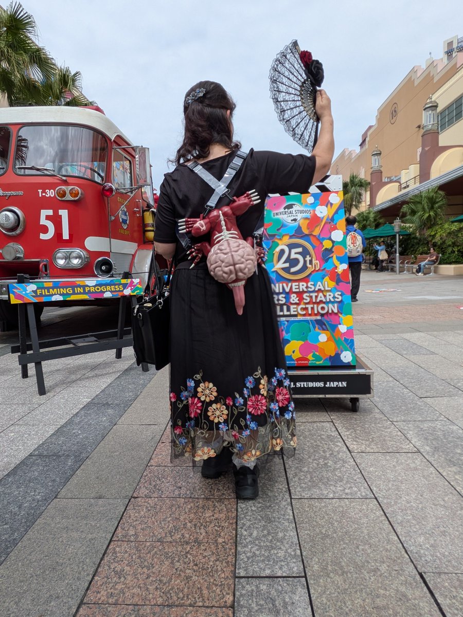 mcyukina's tweet photo. 先日のユニバ、この格好で歩いてました（笑） https://t.co/mAnE1lxET6