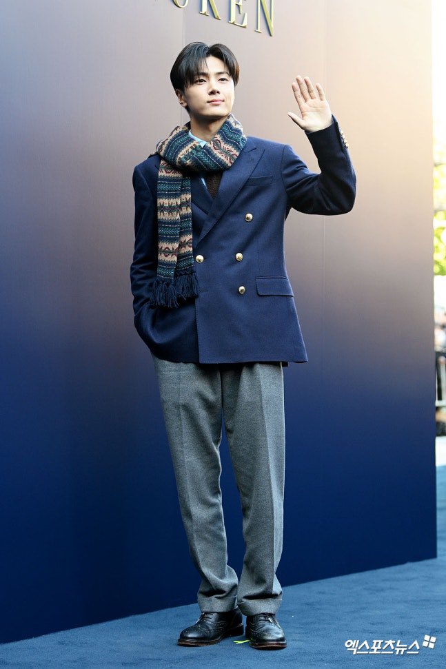 enhypenupdates's tweet photo. [PHOTO] 260915

Jay at Polo Ralph Lauren’s “Very Ralph” Screening Event | Press Photo (1)

JAY DEFINES TIMELESS STYLE
#JAYxPoloRalphLauren #ENHYPEN_JAY #JAY @ENHYPEN @RalphLauren https://t.co/QV0bsHH2l7