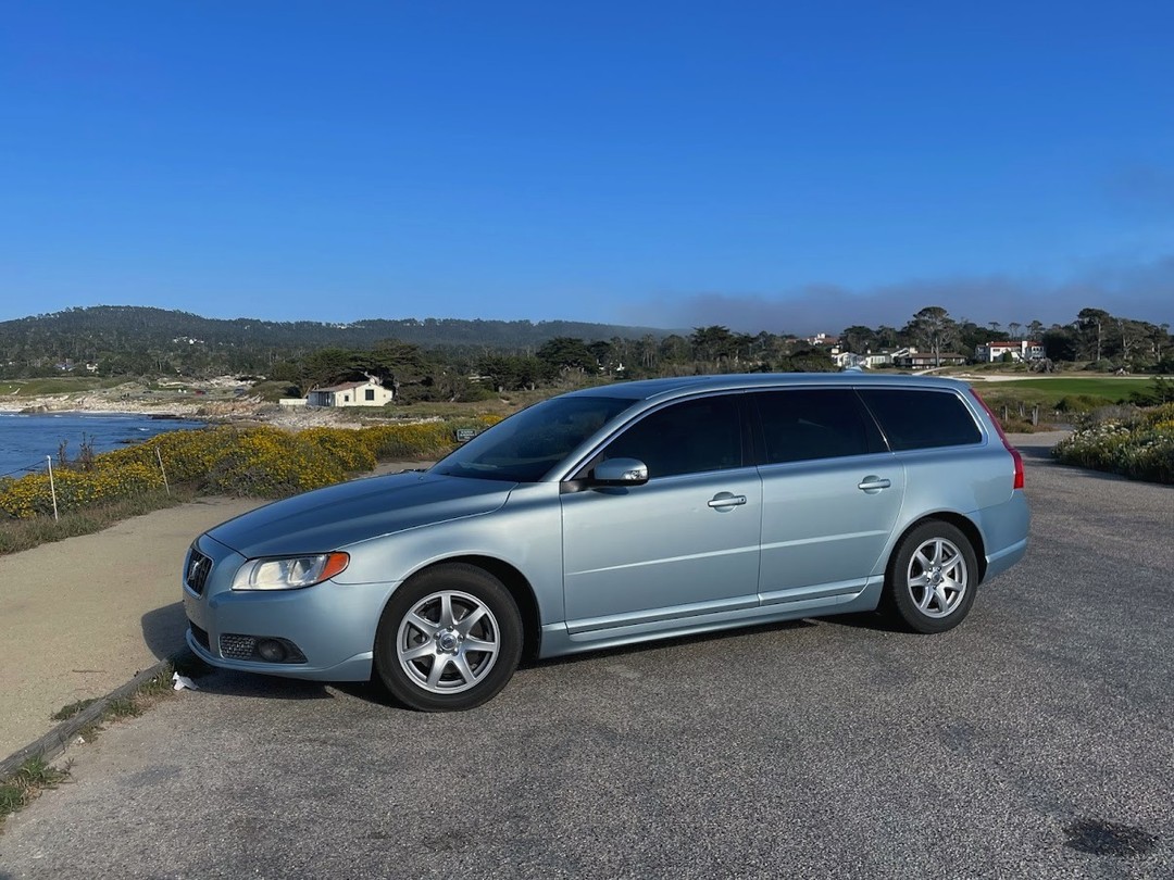 ericreed46950's tweet photo. I spent a week driving California’s coast in my 2009 Volvo V70. Beyond the rhetoric, its scenery and biodiversity are unmatched. The wagon handled 2, 000 miles comfortably, though it’s time for tires, engine mounts, and a fog light. https://t.co/71ekDNytZG