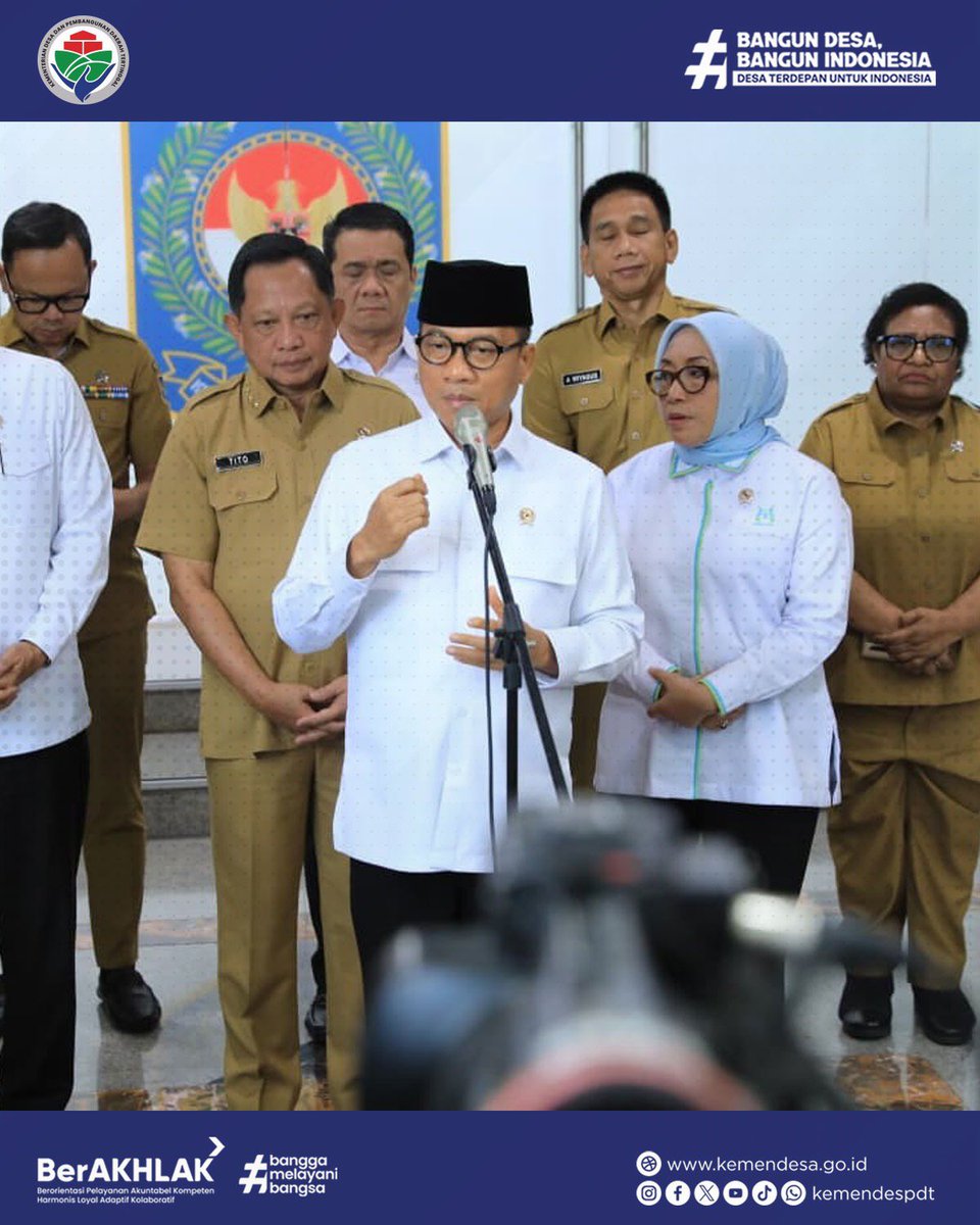 kemendespdt's tweet photo. Mendes PDT Yandri Susanto bersama Menteri Dalam Negeri dan Menteri PPPA menandatangani SKB tentang Ruang Bersama Indonesia (RBI) untuk memperkuat pemberdayaan perempuan dan perlindungan anak di desa dan kelurahan. https://t.co/EES3BR0jT3