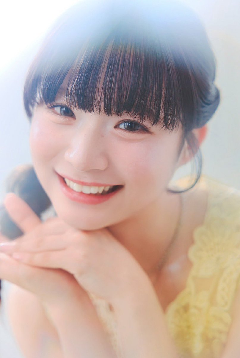 misskindai26_6's tweet photo. エントリーNo.6の山口小巻です🍨🌼

自分らしい笑顔と明るさを皆さんにお届けします🍀*゜

感謝を忘れず、グランプリを目指して最後まで全力で頑張ります!!!!💪

最後まで一生懸命頑張りますので、応援よろしくお願いします！😌🌿
  #ミス近大2026 #近畿大学 #ミスコン #山口小巻 https://t.co/EX0QxvXUZb