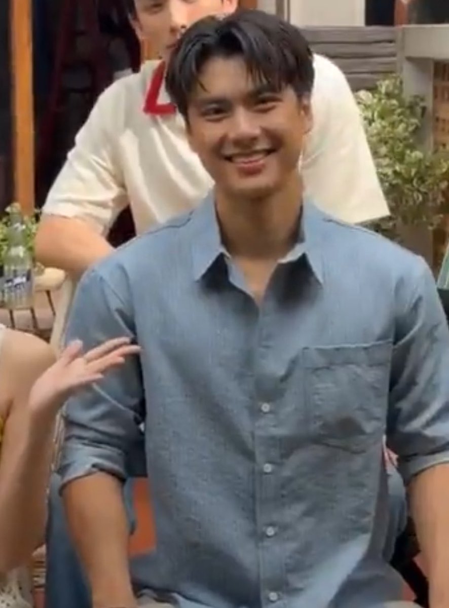 tyz1504's tweet photo. porsche !!!! 😭🤝 thank you wardrobe , hairdo all team sudah membuat pawat yg ganteng ini !! gak sabar 😭

#SurfNLoveQ1 #ohmpawat https://t.co/uGDZXAn0qZ