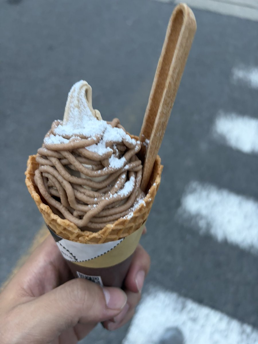 Rozqria__'s tweet photo. アイス食ってる時に生徒に「私もー買ってー」言われたけどごめんな…
わい一緒に酒飲めへん女には一銭も出さん主義なんや… https://t.co/S5OMDS2Pwv