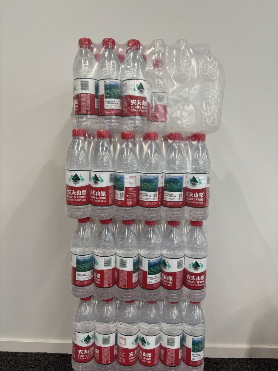 u guys r drinking too much! (this is not an ad for 农夫山泉