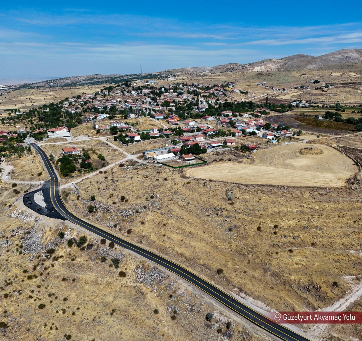 aksarayvaliligi's tweet photo. 2026 Yılı Yol Yapım Programı kapsamında;
📍 Gülağaç – Sofular Köyü Girişi
📍 Güzelyurt – Akyamaç Yolu
güzergâhlarında Özel İdare ekiplerimizce yürütülen bitümlü sıcak karışım (BSK) asfalt çalışmaları tamamlandı.
Köylerimizi daha nitelikli yollarla buluşturmak için yatırım programımızdaki çalışmalarımızı planlı bir şekilde sürdürüyor, tamamlanan her güzergâhla ulaşım ağımızı daha da güçlendiriyoruz.
