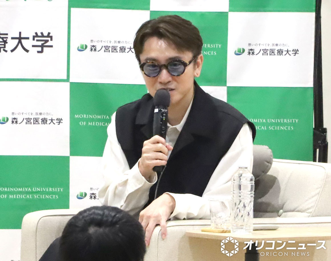 oricon's tweet photo. SUPER EIGHT安田章大
10年前に極秘で脳腫瘍の大手術
当時のメンバーの反応明かす
https://t.co/wLE3xxu3WX
⠀
メンバーには「過度な心配をかけたくない」と病気や手術について伝えていなかったという。術後に報告すると「最初から言っといてくれや。何かあって後悔するのも嫌やし」と言われ、｢ 長いこと一緒にいた家族やったんで」とメンバーの反応を明かした。