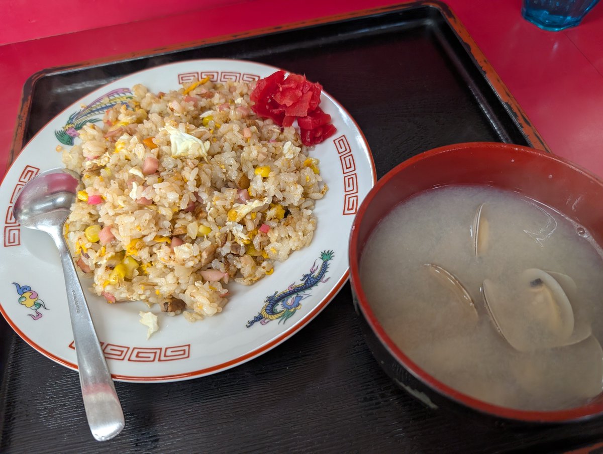 seven_bear's tweet photo. ドライブイン夕陽で晩飯
焼きめし、あさり貝汁😋 https://t.co/DmkyHzXEaw