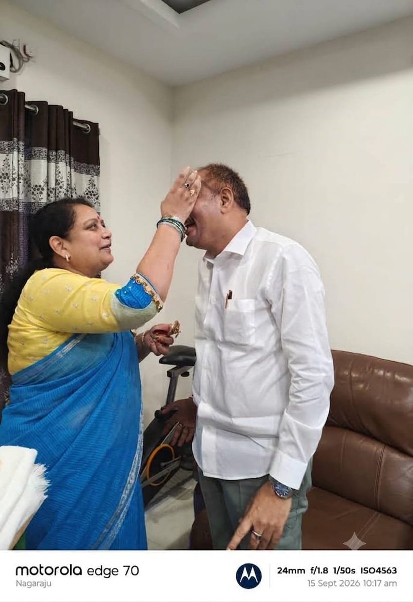 yasasviofficial's tweet photo. *శ్రీమతి పాలవలస యశస్వి గారిని మర్యాద పూర్వకంగా కలిసిన  శ్రీ మజ్జి శ్రీనివాస్ రావు గారు  (చిన్న శ్రీను గారు)*.

(15-09-2026…… విజయనగరం)

ఈరోజు  జనసేన పార్టీ ప్రధాన కార్యదర్శి,  రాష్ట్ర తూర్పు కాపు సంక్షేమ మరియు అభివృద్ధి కార్పొరేషన్ చైర్మన్ మరియు విజనగరం అసెంబ్లీ ఇంచార్జ్ శ్రీమతి పాలవలస యశస్వి గారిని  ఇటీవల వైఎస్సార్‌సీపీ నుంచి తెలుగుదేశం పార్టీలో చేరిన డైనమిక్ నాయకులు శ్రీ మజ్జి శ్రీనివాస్ రావు గారు, ఆంధ్రప్రదేశ్ MSME, SERP & NRI వ్యవహారాల శాఖల మంత్రి శ్రీ కొండపల్లి శ్రీనివాస్ గారు, ఎమ్మెల్సీ శ్రీ గాదె శ్రీనివాసులు గారు తోడు రాగా ఆమె స్వగృహంలో మర్యాదపూర్వకంగా కలవడం జరిగింది.

ఈ కార్యక్రమంలో జనసేన పార్టీ ముఖ్య నాయకులు మరియు తెలుగుదేశం పార్టీ ముఖ్య నాయకులు కలవడం జరిగినది. ఈ సందర్భంగా మీడియా సమావేశంలో జరిగినది.

నాయకులందరు ఆత్మీయంగా పలకరించుకుని, ప్రజా సేవ మరియు రాజకీయ అంశాలపై చర్చించడం జరిగింది.#Pawankalyan #ramthaluri #Nagababu #nadendlamanohar #Janasena #veeramahila #vizayanagaram