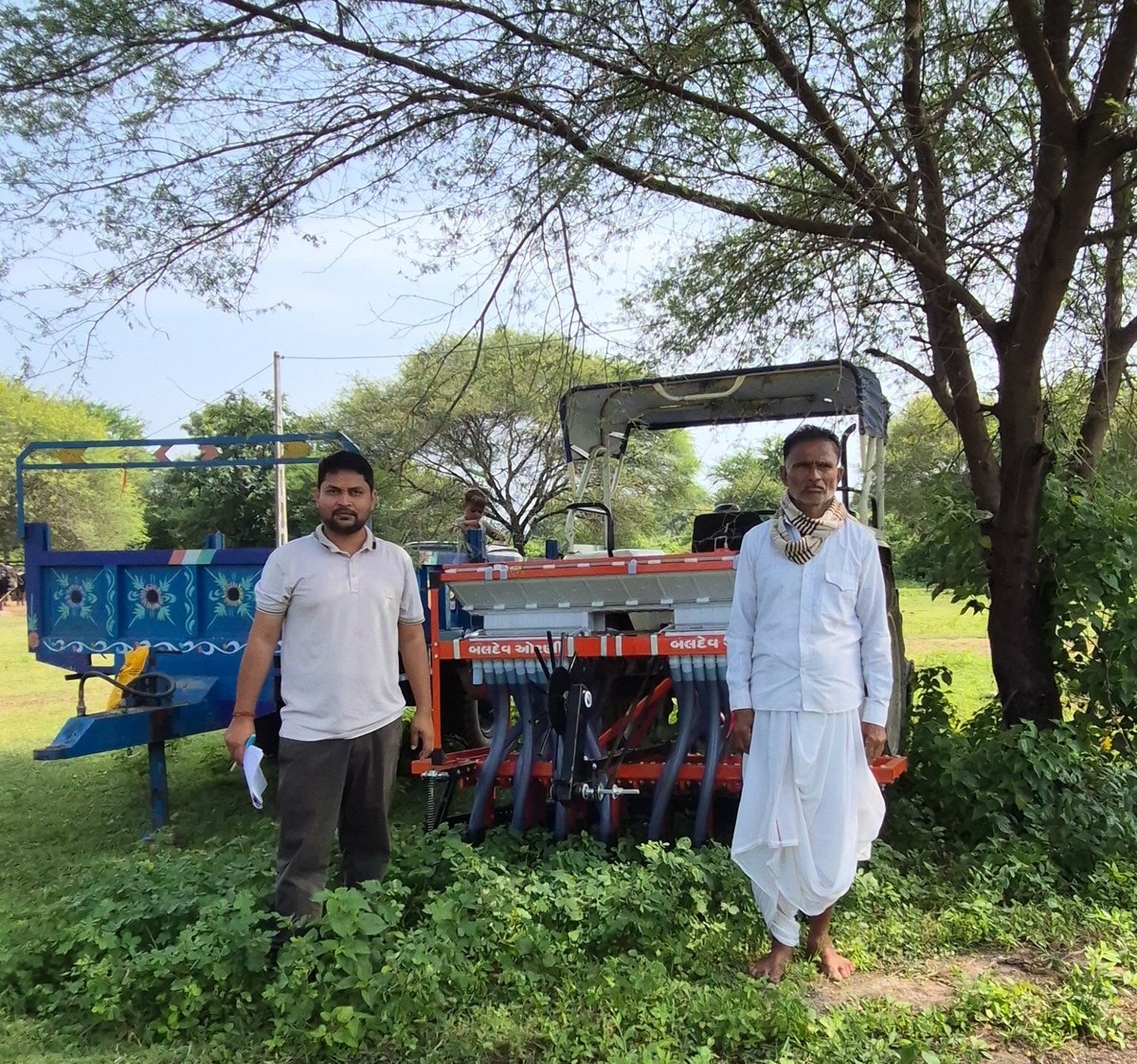 TaralNainesh's tweet photo. किसान के खेत और घर तक जाकर उपकरणों की जांच करनी पड़ती है, लेकिन इतनी दौड़-धूप के लिए पर्याप्त यात्रा भत्ता नहीं है।
#GramsevakNyayLadat @jitu_vaghani @irushikeshpatel 
@CMOGuj https://t.co/6td56jJtMb