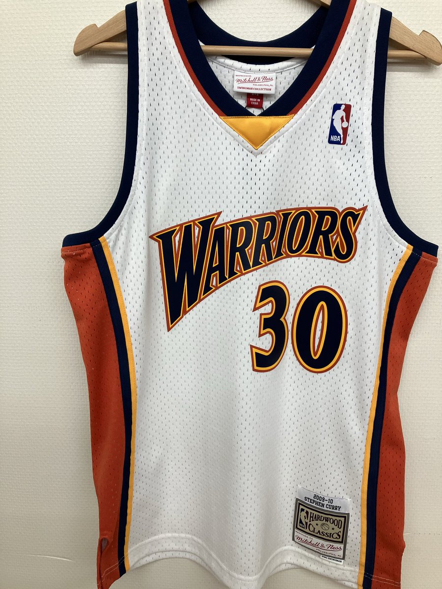 BOnpm_spo's tweet photo. 【販売情報】

#ブックオフノースポートモール店 では、たくさんのユニフォームを販売しています‼️

その中でも本日店員イチ推しの商品がこちら✨

#ゴールデンステート・ウォリアーズ の #ステフィン・カリー 選手の
復刻ユニホームです‼️

気になった方はぜひ���頭でもチェックしてみてください👀 https://t.co/4mSsEiJ2yK