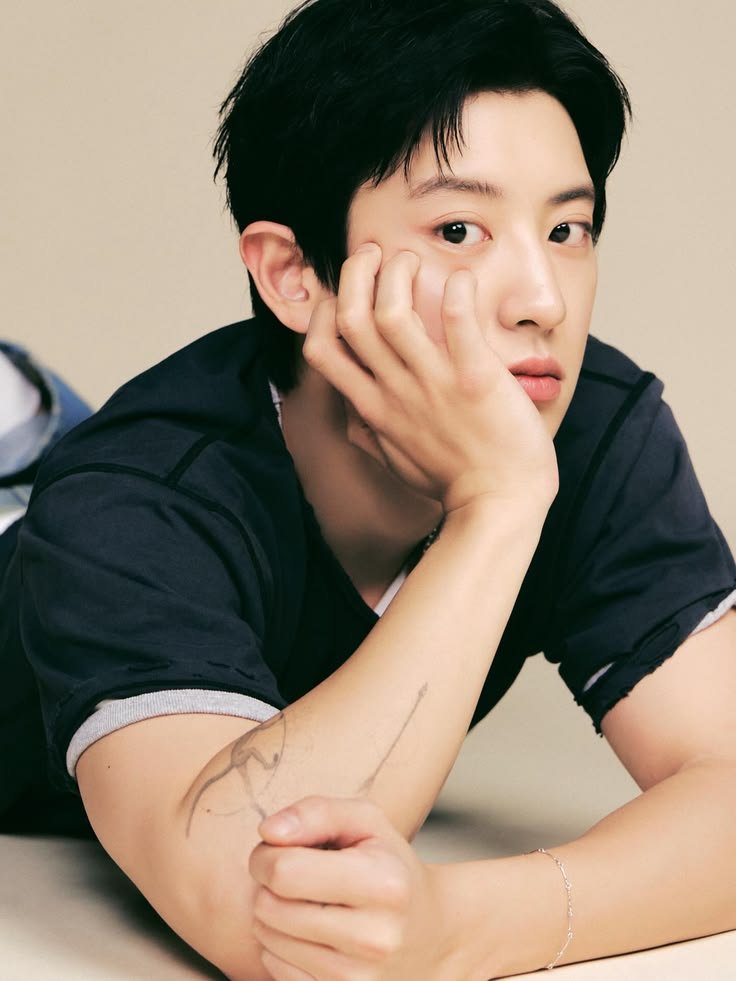 whitedreamloey's tweet photo. #CHANYEOL https://t.co/h4QDY0KzPI