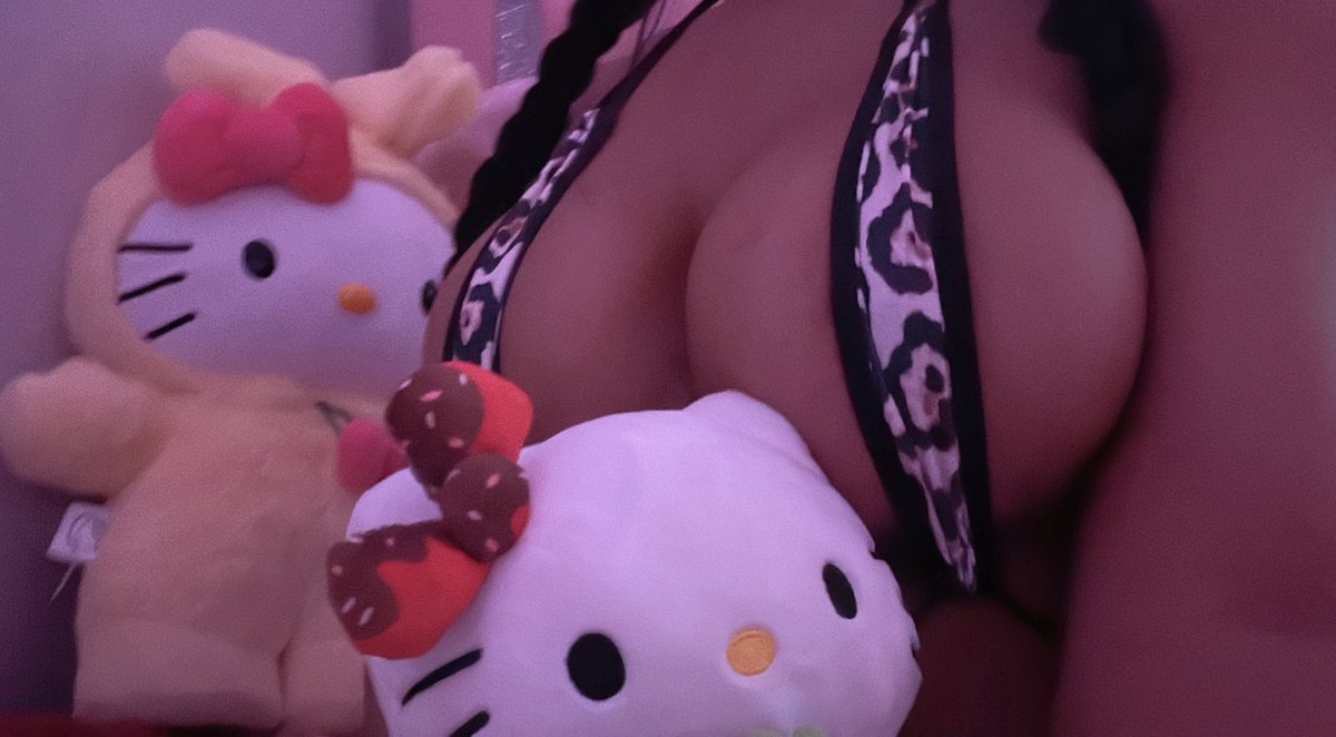 tessahavi's tweet photo. can we trade until we both cum https://t.co/0lV82j3Ygc