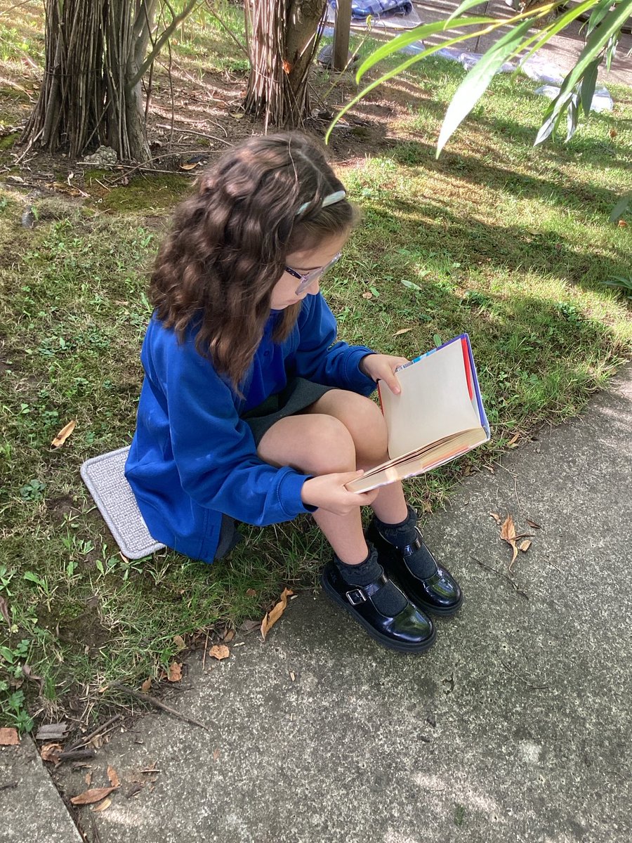 JCAWakefield's tweet photo. What a wonderful way to start the morning 📚 Year 4 completed a quiz all about the books they have read. We then took the time to pick and read a new book in the outdoor library. Thank you Mrs P! https://t.co/E6GftZ706k