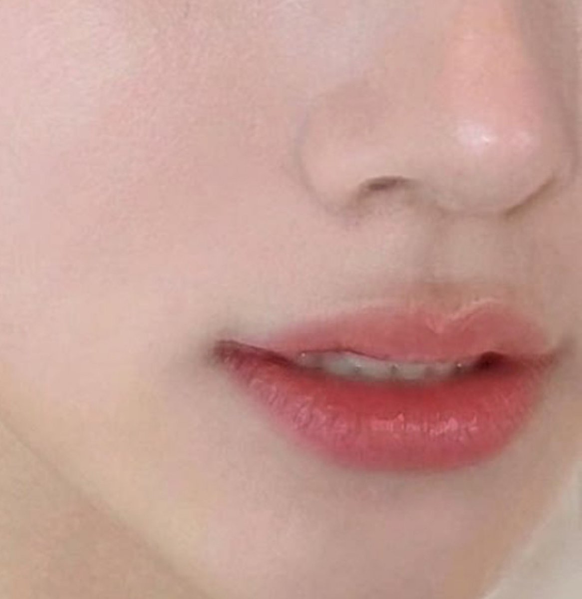 prettyyhyeon's tweet photo. seonghyeon's doll like lips.. https://t.co/iOgZc4eVcC