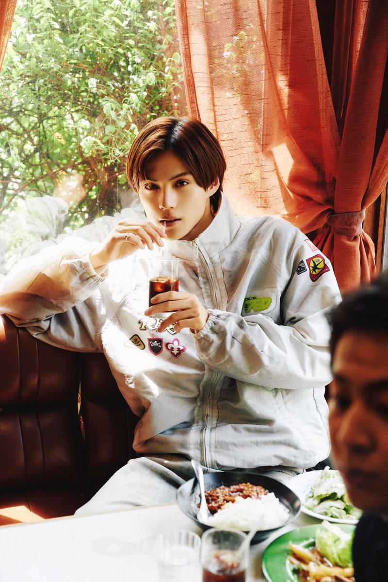 CYANMANMAGAZINE's tweet photo. #藤本洸大 × #簡秀吉 がふたりで街へ出かけたら……？☕️💭

気兼ねない関係性が垣間見える、喫茶店でのリラックスしたひとときをお届け🍝

本誌未掲載カットはここから！🔽
https://t.co/1XpHfmsMob

@kan_hideyoshi @caelumjp #CYANMAN #修仲 #ひでこう https://t.co/9e2DbptTWm