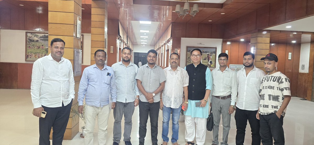 MallahKripanath's tweet photo. Held discussions with officials on improving connectivity to Dullavcherra Railway Station and ensuring safe railway crossings. A representation has been submitted to NFR GM seeking a Level Crossing Gate/ROB near Kazirbazar for safer, better connectivity in Sribhumi. https://t.co/F9UeCWvdNw