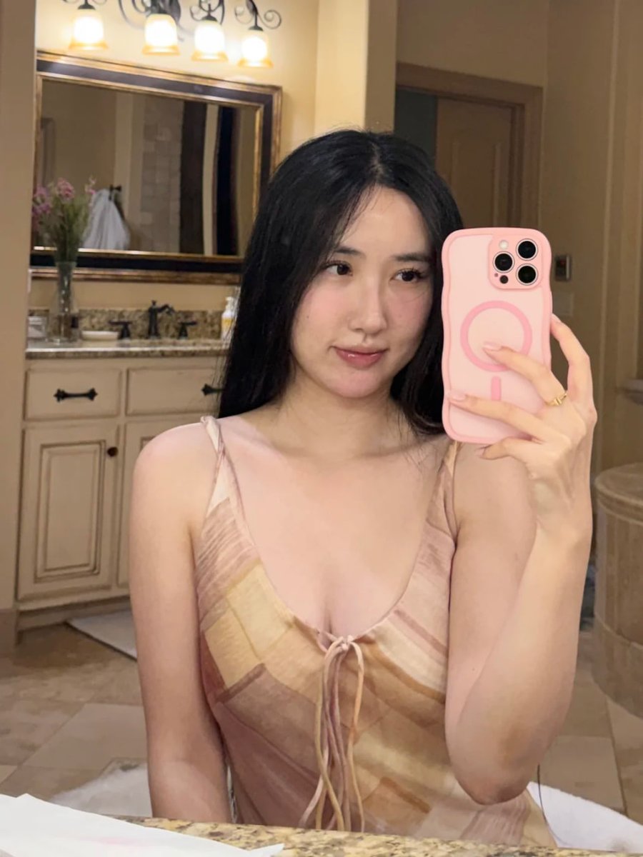 Jewelsloa's tweet photo. 90后单身妈妈 在 X 发露福照片 会有人喜欢吗？ 有刚刚翻墙出来的吗？交个朋友 https://t.co/m6oUbf5f3M